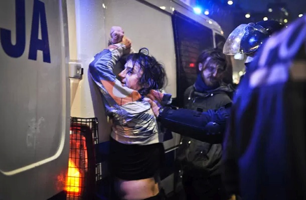 Prekomerna uporaba policijske sile.