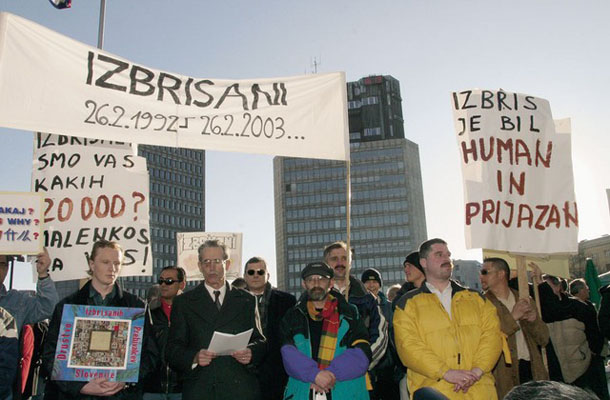 Ogromna večina Izbrisanih je brez svojih pravic že 21. leto.