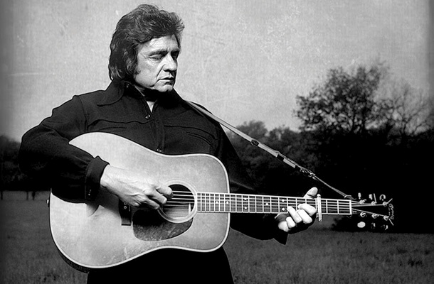 Carter Cash JE odkril na stotine kolutov Johnnyjevih posnetkov, med drugim posnetke duetov z Bobom Dylanom.