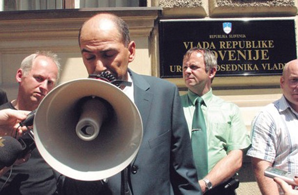 Janez Janša očitno slabo vpliva na strankarski podmladek...