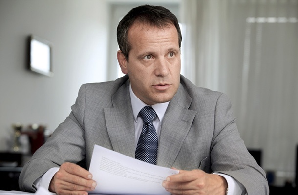 Zdravnik Erik Brecelj je pojasnil, da ni on predlagal Šoltesa (na sliki) za kandidata, a da sta se s premierko strinjala, da bil primeren za ta položaj.