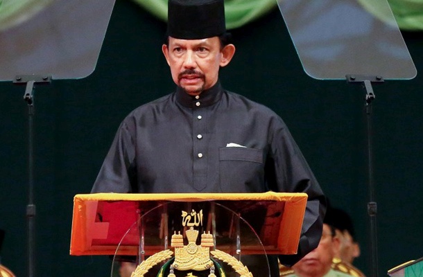 Brunejski sultan razglaša, da je postal malce bolj veren.