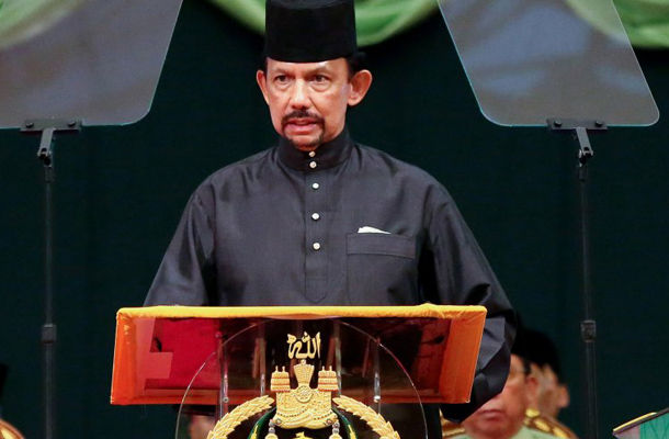 Brunejski sultan razglaša, da je postal malce bolj veren.