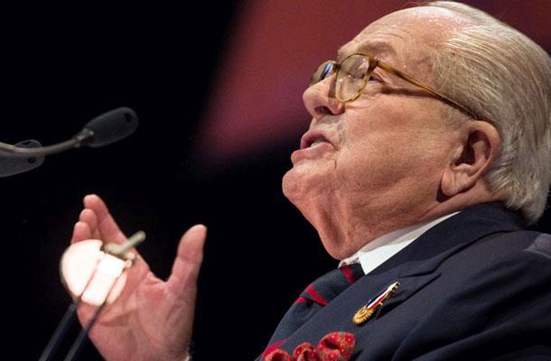 Jean-Marie Le Pen je že večkrat razburil francosko in evropsko javnost, med drugim z opazkami, da so nacistična koncentracijska taborišča detajl druge svetovne vojne in da bi lahko virus ebole pomagal rešiti težave s priseljenci v Evropi.