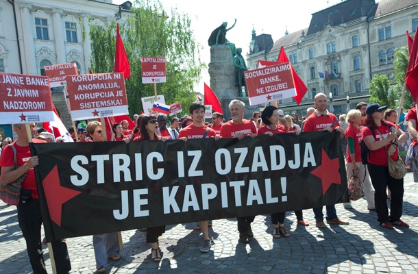 Koalicija Združene levice, ki jo sestavljajo Demokratična stranko dela, Iniciativa za demokratični socializem (IDS), Stranka za ekosocializem in trajnostni razvoj Slovenije - TRS ter nekaj manjših gibanj, je protestirača proti prodaji Mercatorja