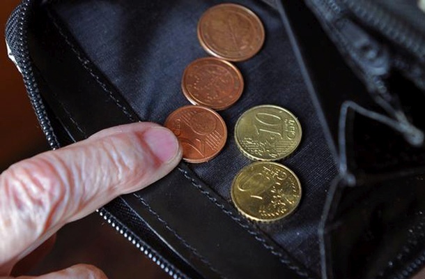 Lani je bilo nekaj manj kot 137 tisoč Nemcev, ki so imeli tako imenovane mini zaposlitve, starejših od 74 let. 