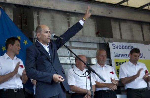 V SDS nimajo možnosti predlagati člana skupine pravnikov. Poslanska skupina SDS namreč ni predlagala svojih članov MVK.