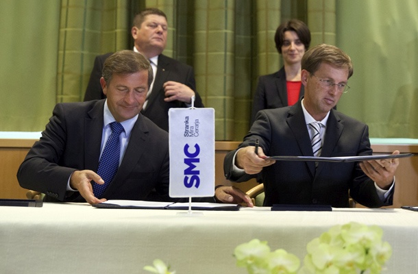 Premier Miro se brani, minister Karl se muza.