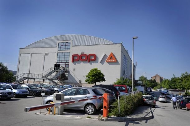 Stavba Pop TVin parkirišče na Kranjčevi ulici