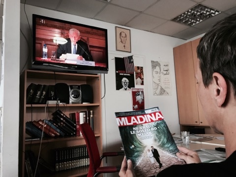 Televizijski prenos razglasitve arbitraže in nova številka Mladine, ki obravnava zgodovino meje med Slovenijo in Hrvaško