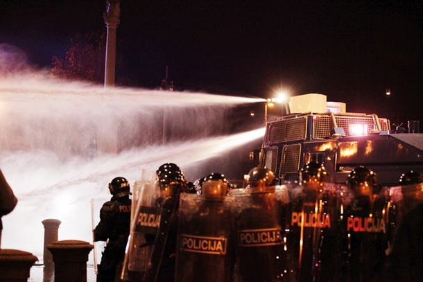 Vodni top je policija uporabila le enkrat, v času vseslovenskih ljudskih vstaj, ko je bil na čelu vlade Janez Janša, notranje ministrstvo pa je vodil Vinko Gorenak. Ljubljana, 30. november 2012.