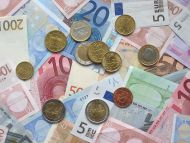 Prejemniki univerzalnega temeljnega dohodka delajo prej več kot manj