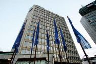 NLB, vredna tri milijarde, država pa jo prodaja za trikrat manj