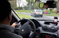 Uberjevi vozniki bi morali imeti licence