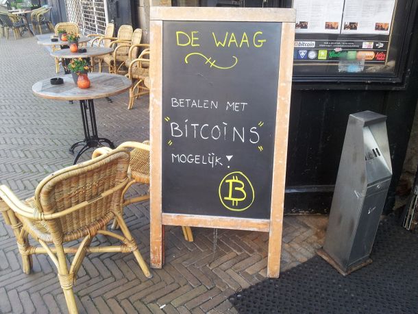 Plačaš lahko tudi z bitcoini. 