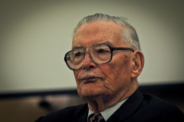 James McGill Buchanan, ekonomist, ki je leta 1986 prejel celo Nobelovo nagrado za ekonomijo 