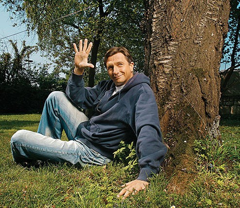 Gospod predsednik leta 2007. Deset let nazaj. Tudi takrat otročji. 