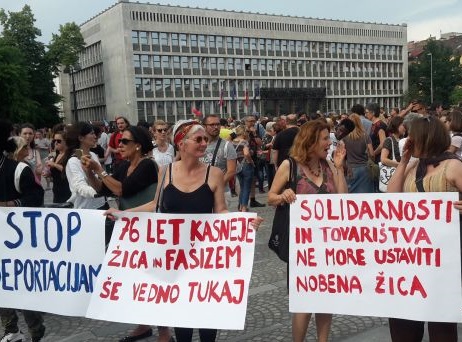 Sporočila na Trgu republike