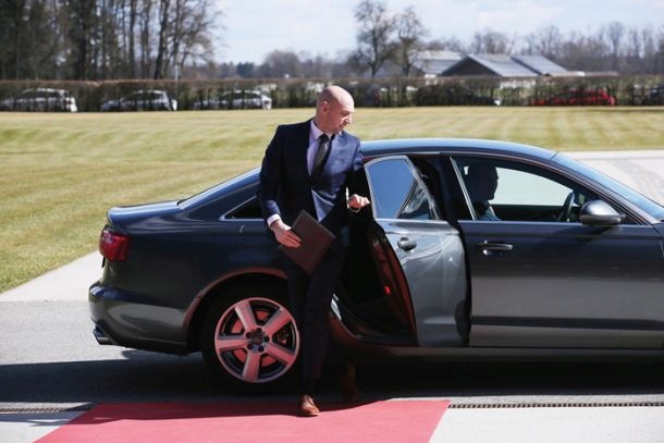 Okoljski minister ...
