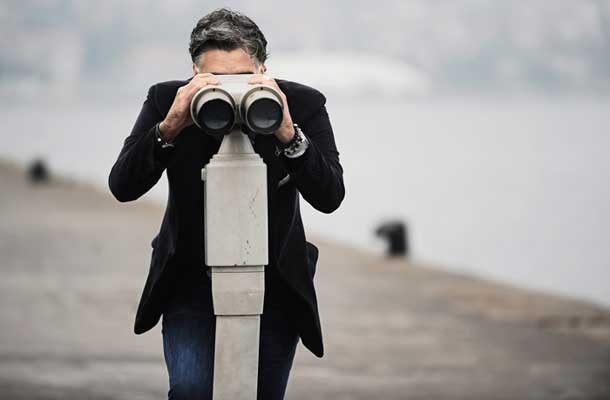 Jan Plestenjak opazuje svet