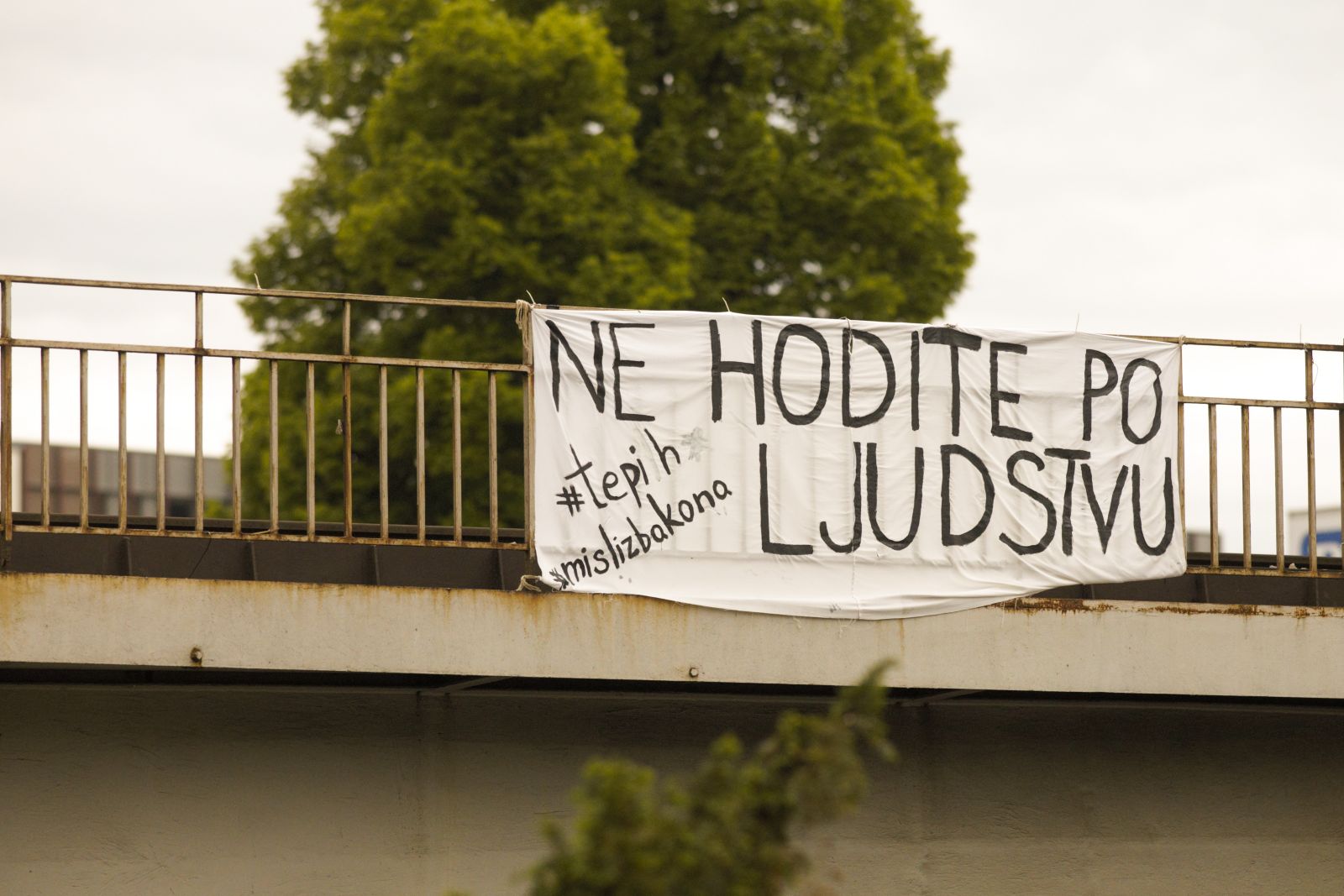 FOTO DNEVA: Ne hodite po ljudstvu