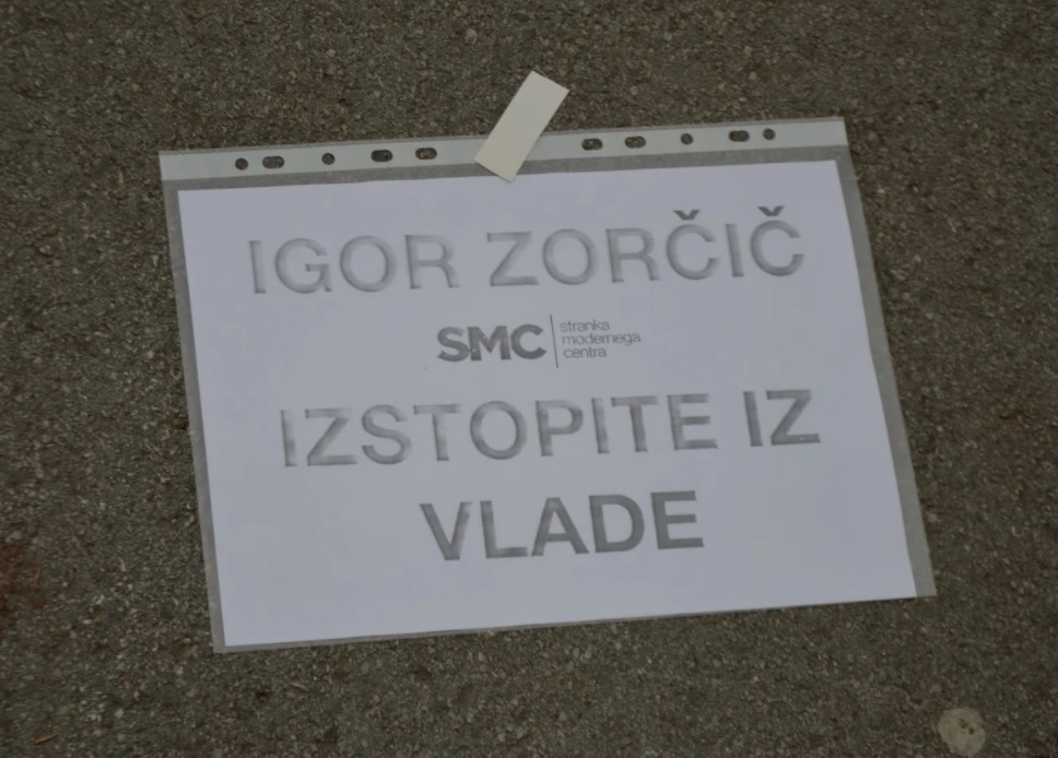 Poziv poslancem SMC, naj zapustijo Janševo vlado