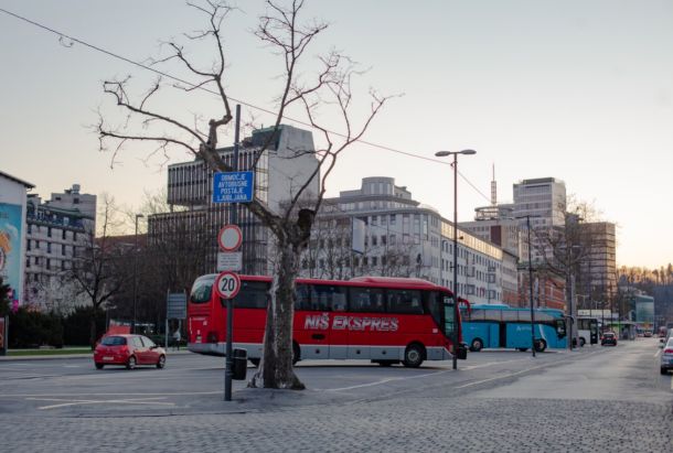 Avtobusno postajališče