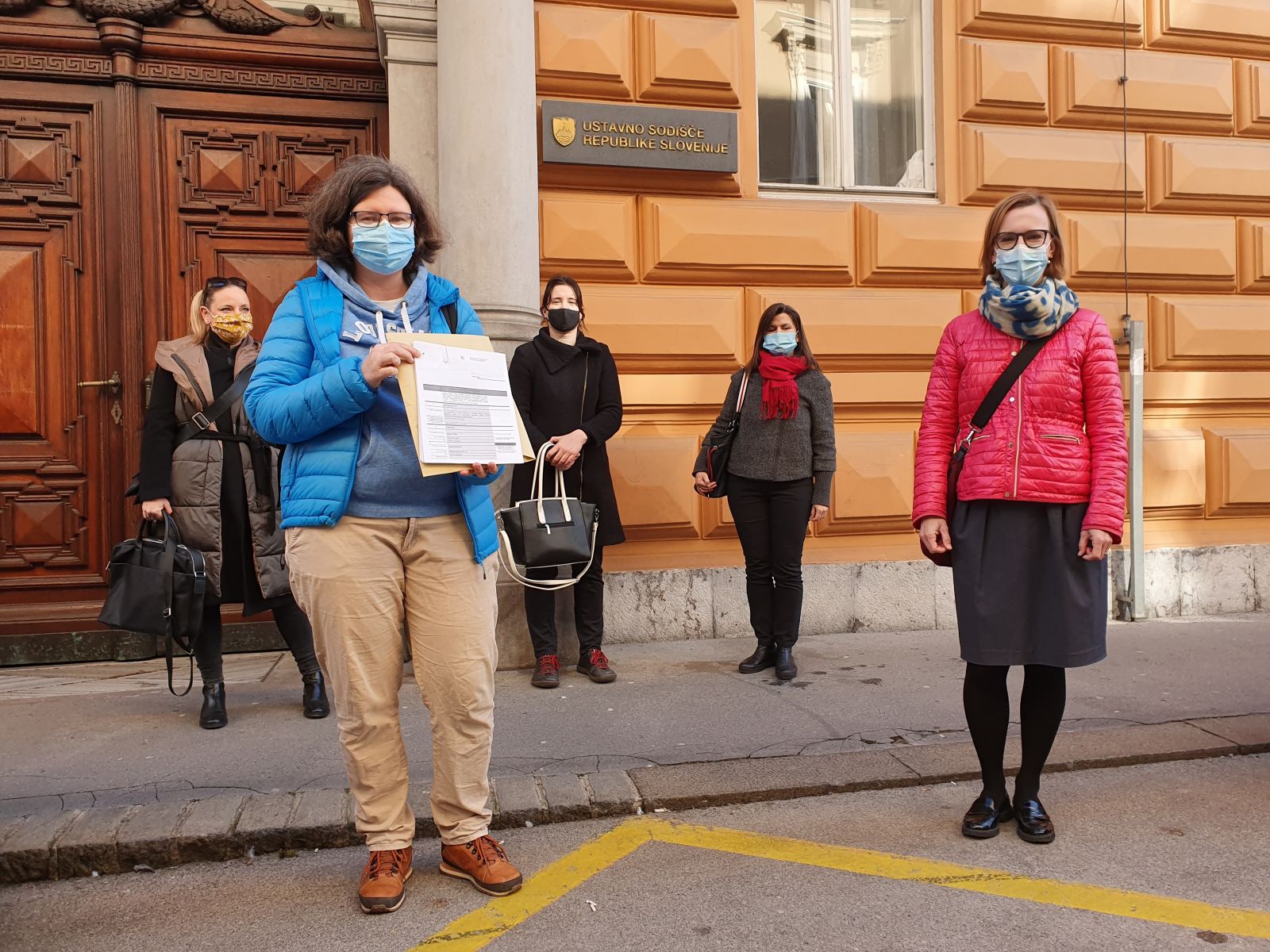 »Tudi v času epidemije shodi na smejo biti v celoti prepovedani«