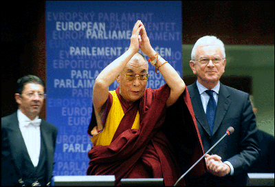 Dalajlama v Evropskem parlamentu: Pravi prijatelj bo prijatelja opozoril na napake