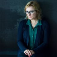 Strastna romanca, ki pri strupeni okolici naleti na številne predsodke